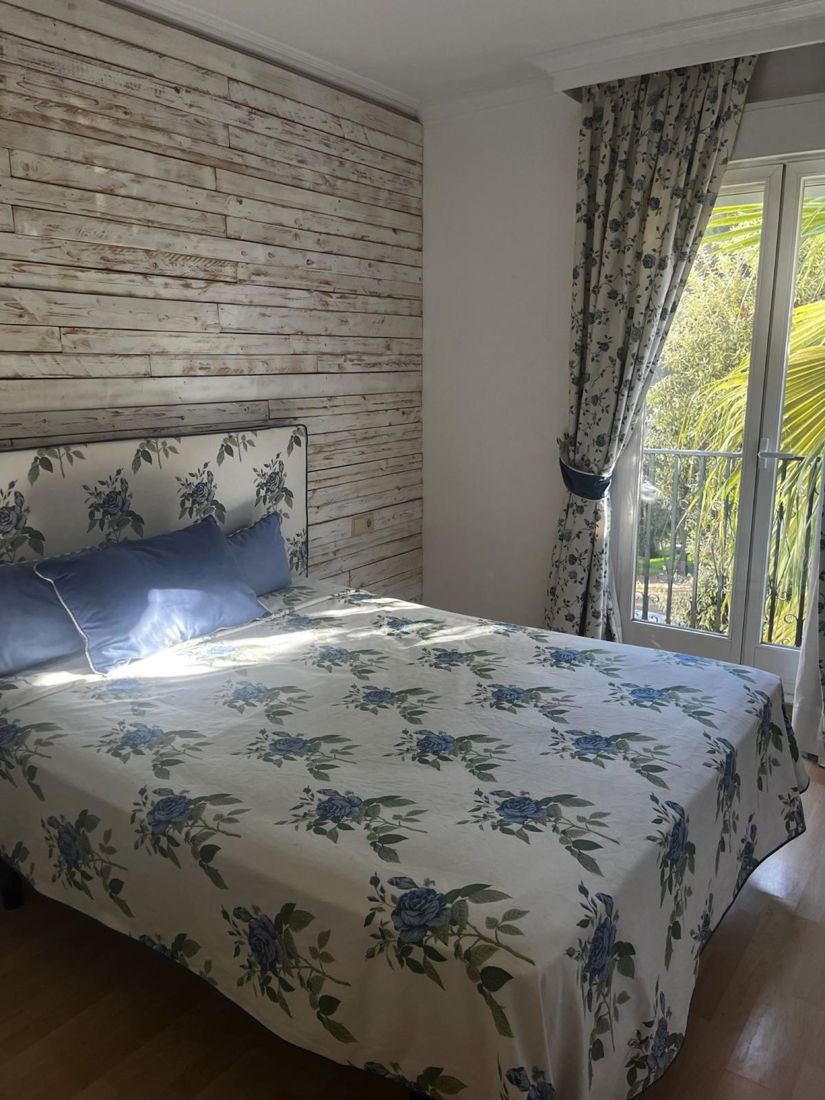 3 Bed Apartment for sale in Nagüeles Costa Del Sol, Málaga, Spain