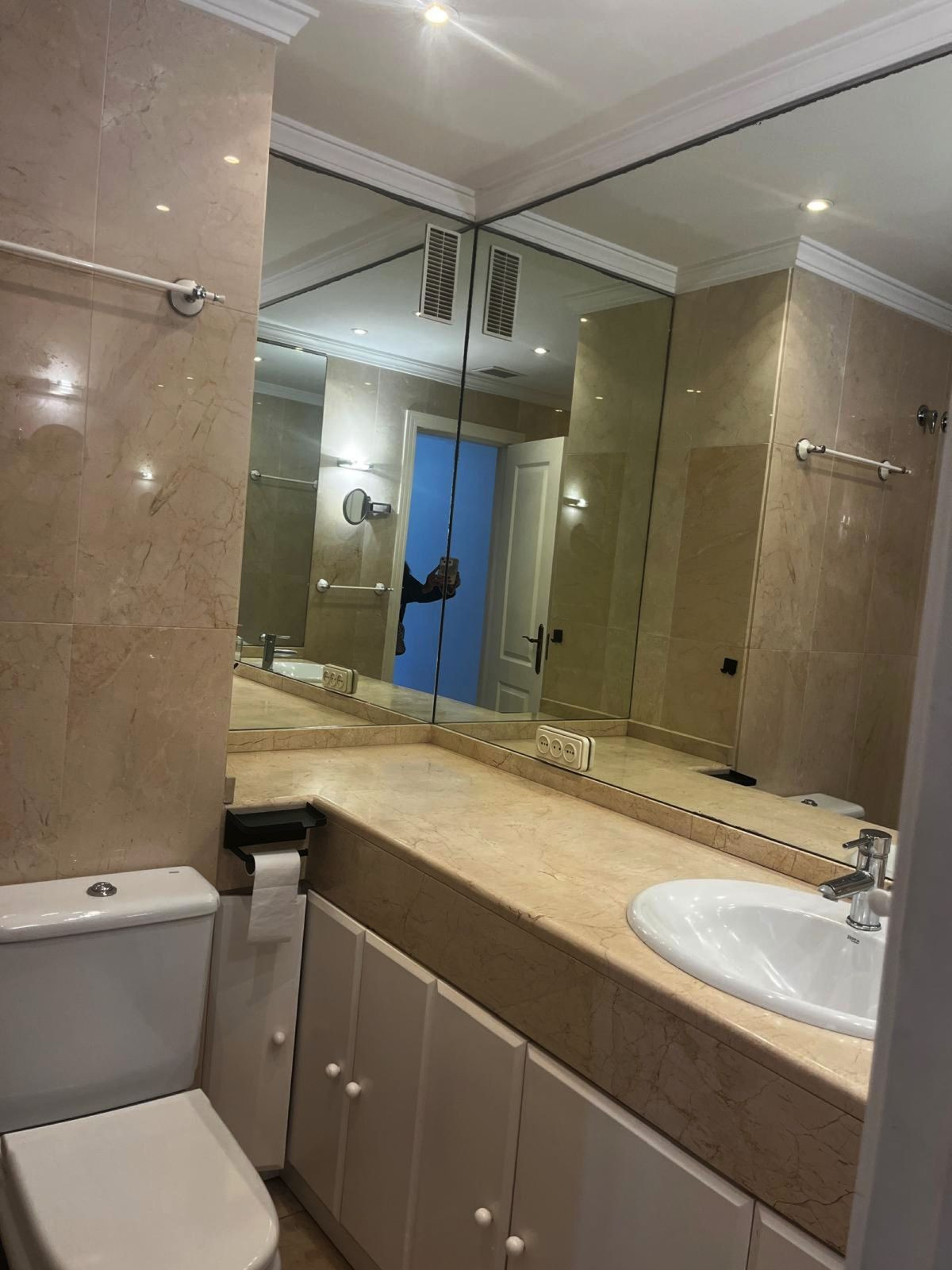 3 Bed Apartment for sale in Nagüeles Costa Del Sol, Málaga, Spain