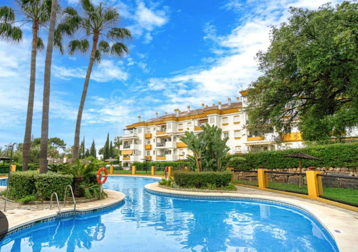 3 Bed Apartment for sale in Nagüeles Costa Del Sol, Málaga, Spain
