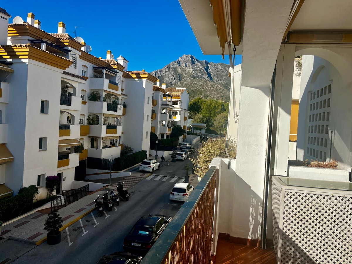 3 Bed Apartment for sale in Nagüeles Costa Del Sol, Málaga, Spain