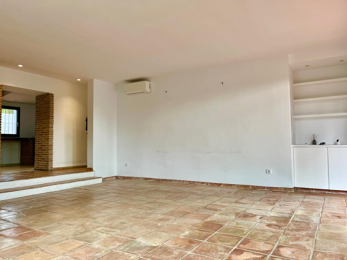 3 Bed Townhouse for sale in Nagüeles Costa Del Sol, Málaga, Spain
