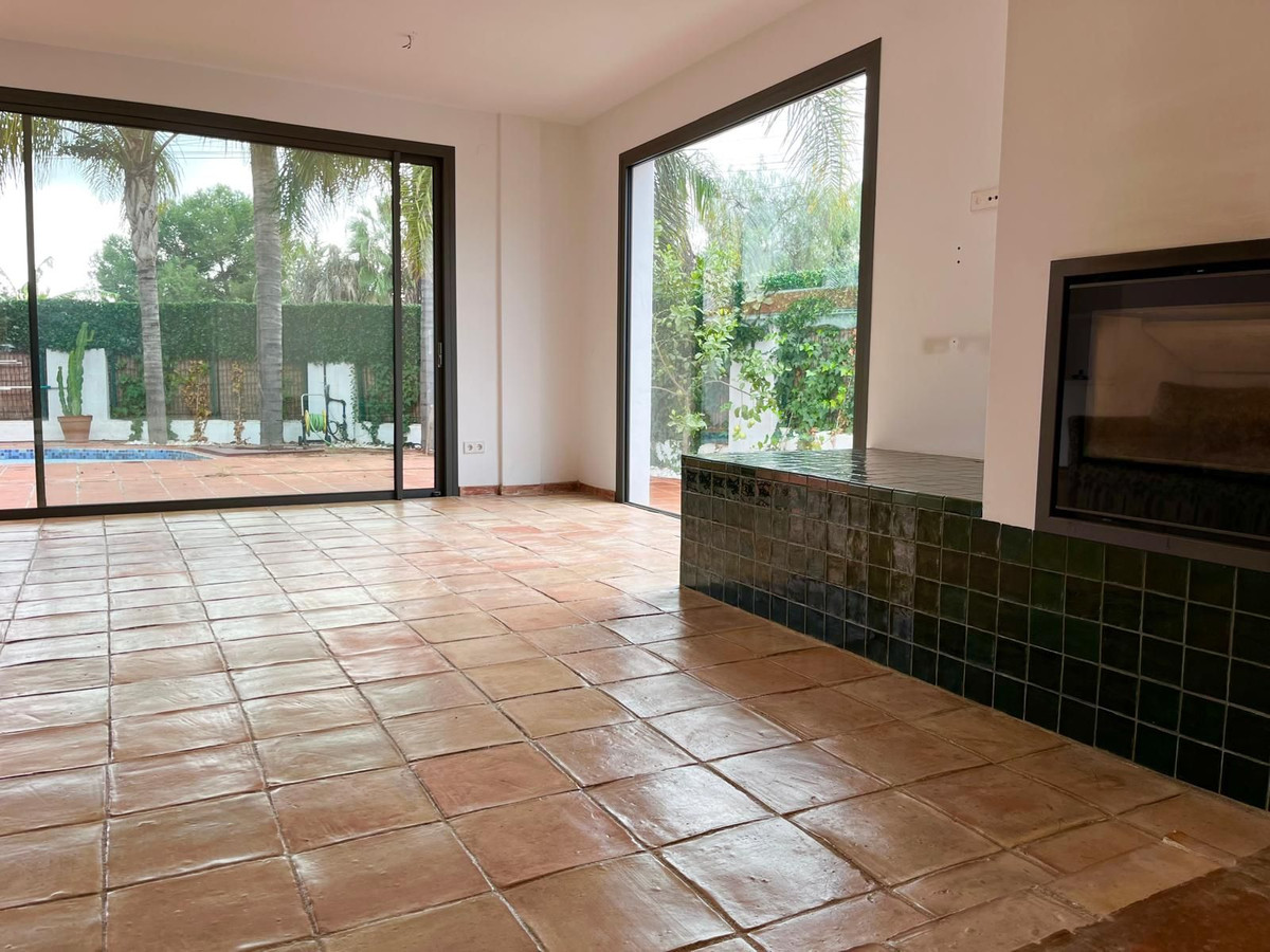 3 Bed Townhouse for sale in Nagüeles Costa Del Sol, Málaga, Spain