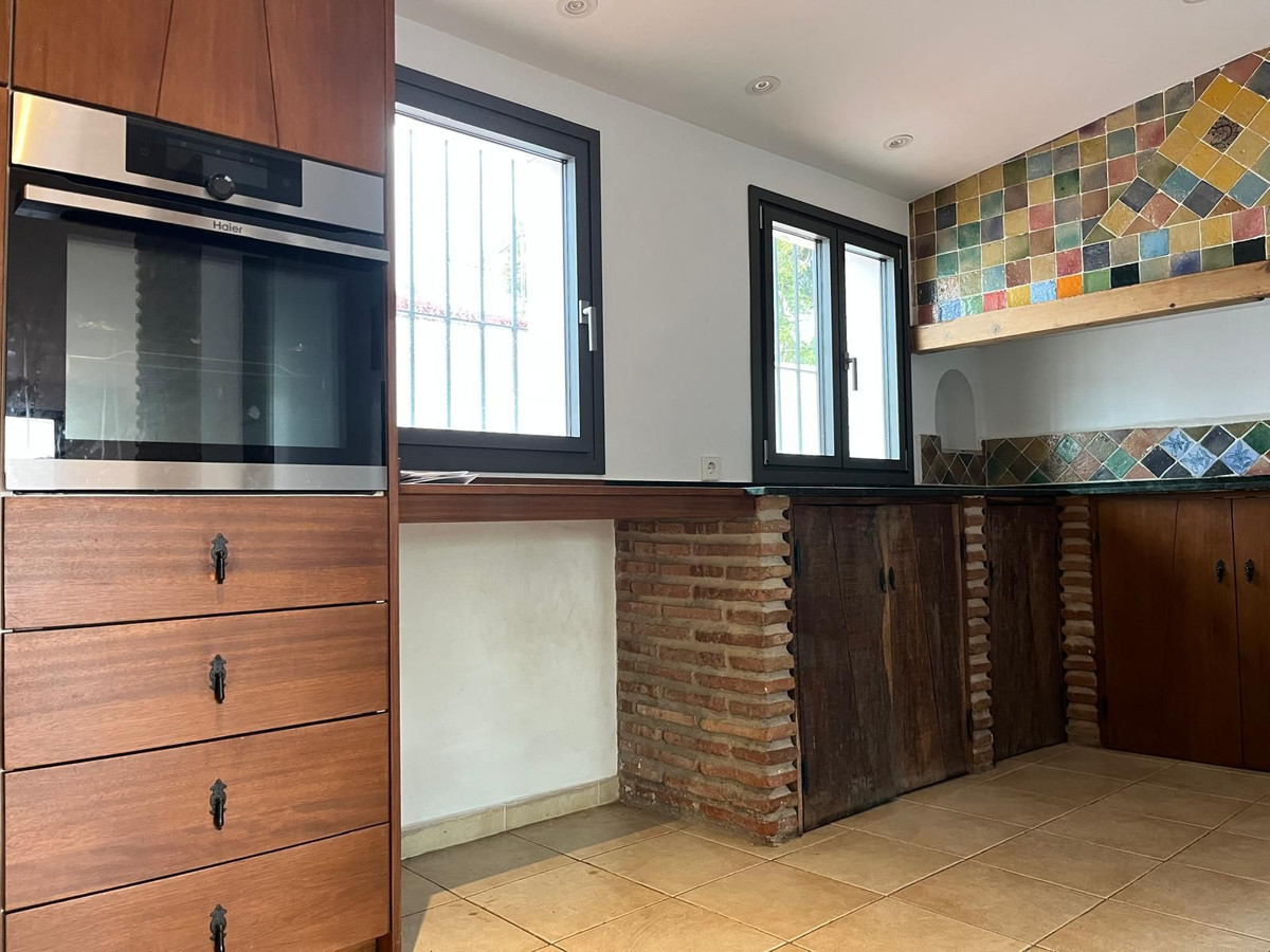 3 Bed Townhouse for sale in Nagüeles Costa Del Sol, Málaga, Spain