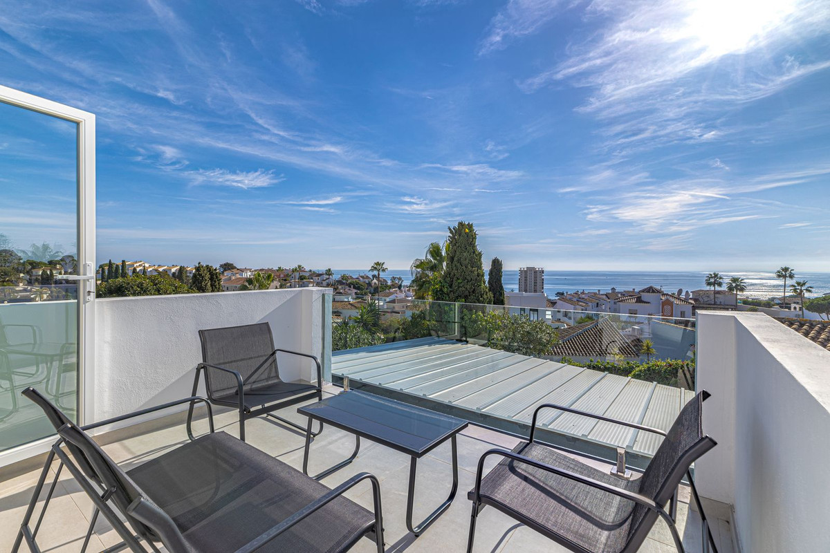 Se vende Villa - Chalet de 3 dormitorios en Costa Del Sol, Málaga, España