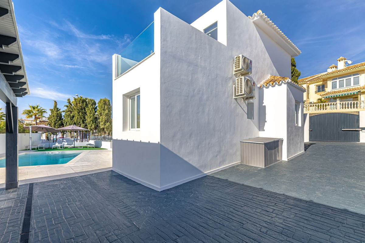 Se vende Villa - Chalet de 3 dormitorios en Costa Del Sol, Málaga, España