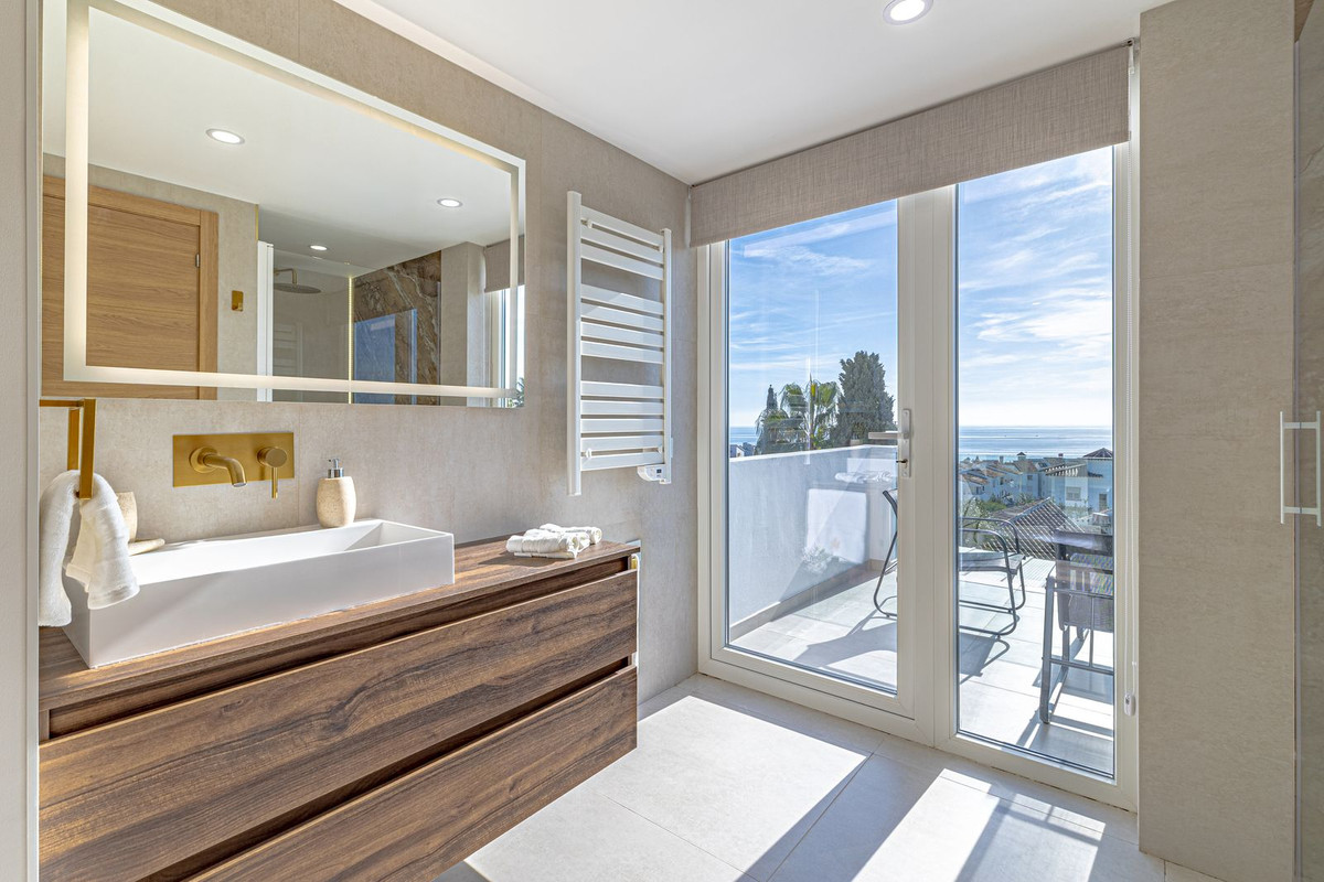 Se vende Villa - Chalet de 3 dormitorios en Costa Del Sol, Málaga, España