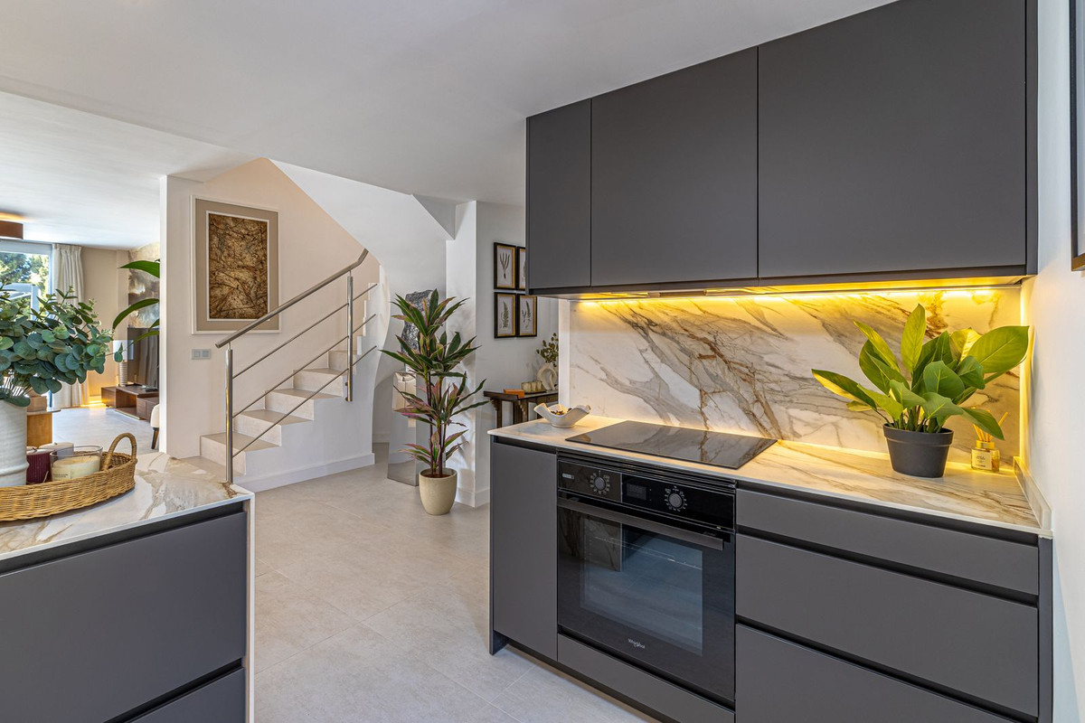 Se vende Villa - Chalet de 3 dormitorios en Costa Del Sol, Málaga, España