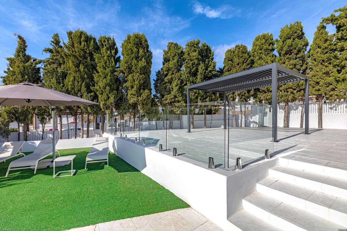 Se vende Villa - Chalet de 3 dormitorios en Costa Del Sol, Málaga, España