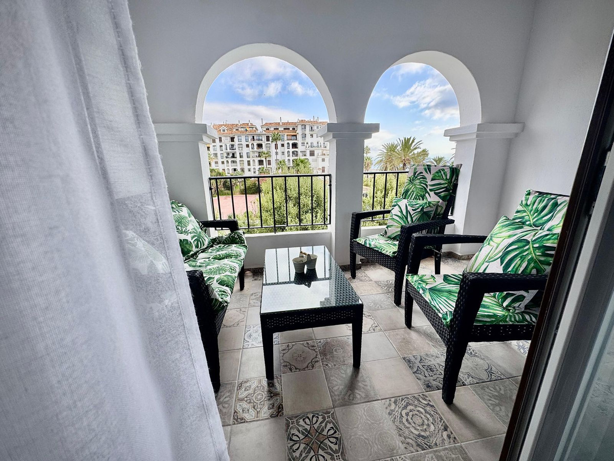 2 Bed Apartment for sale in La Duquesa Costa Del Sol, Málaga, Spain