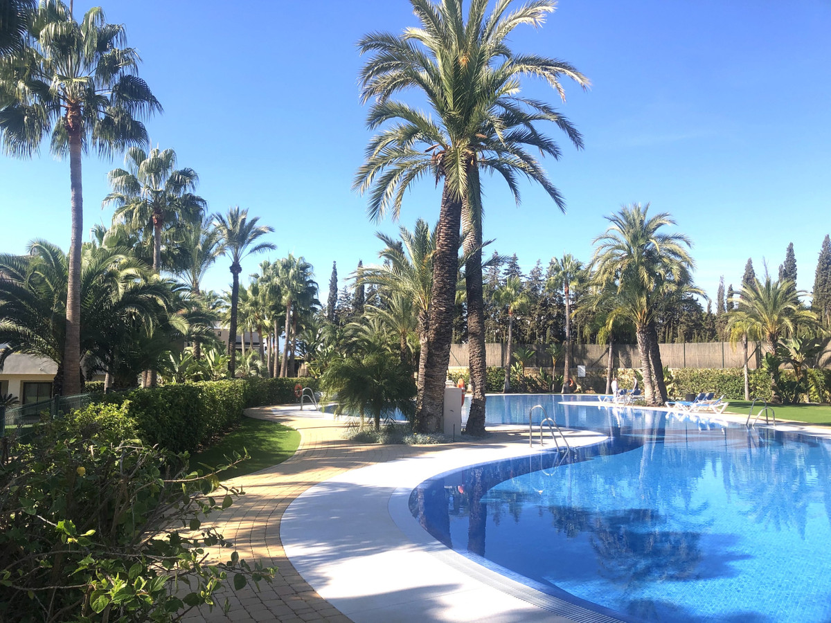 2 Bed Apartment for sale in Nueva Andalucía Costa Del Sol, Málaga, Spain