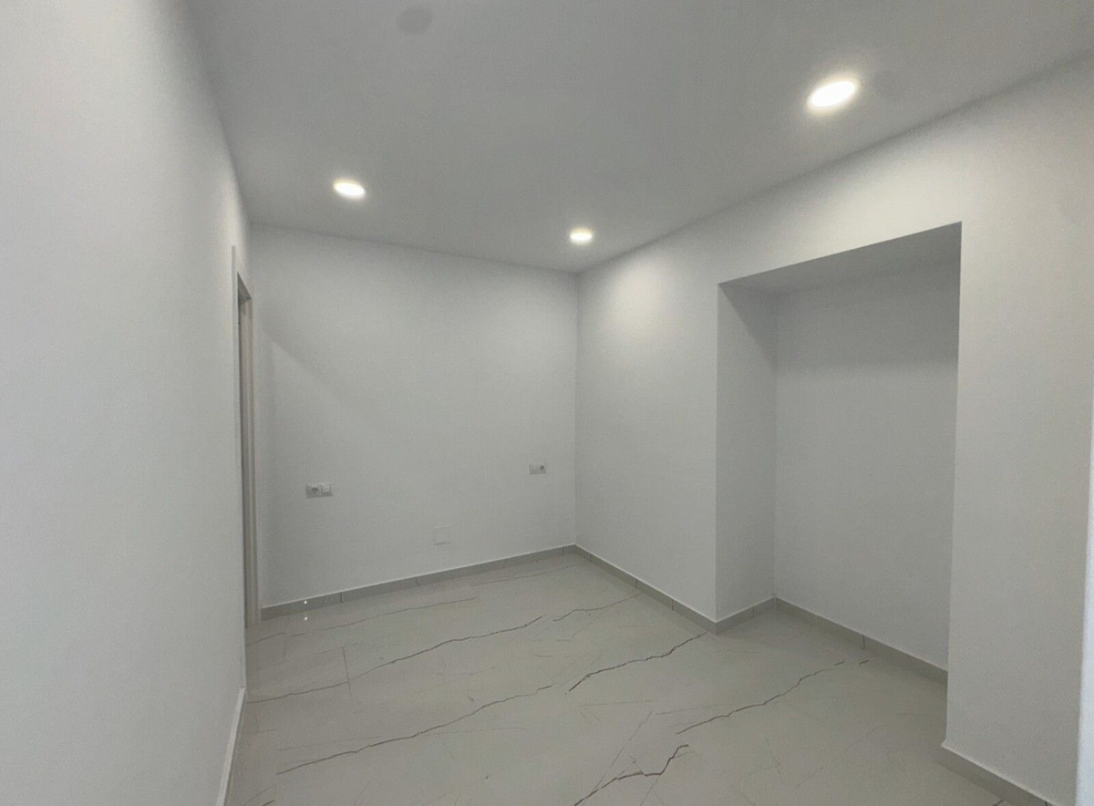 4 Bed Apartment for sale in Alhaurín El Grande Costa Del Sol, Málaga, Spain
