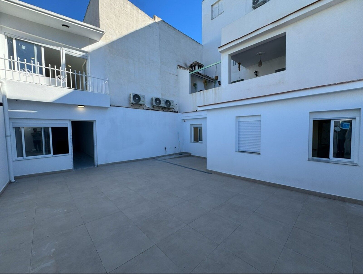 4 Bed Apartment for sale in Alhaurín El Grande Costa Del Sol, Málaga, Spain