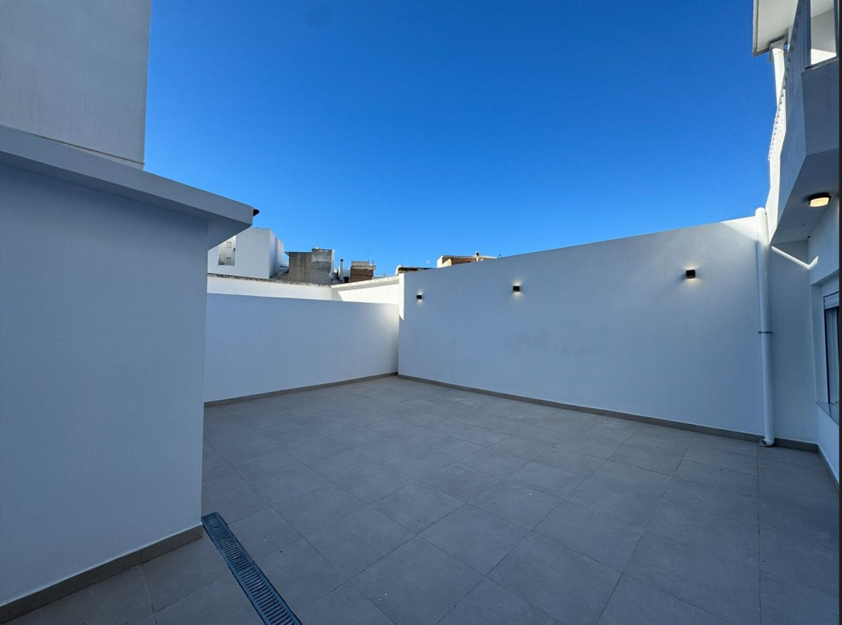 4 Bed Apartment for sale in Alhaurín El Grande Costa Del Sol, Málaga, Spain