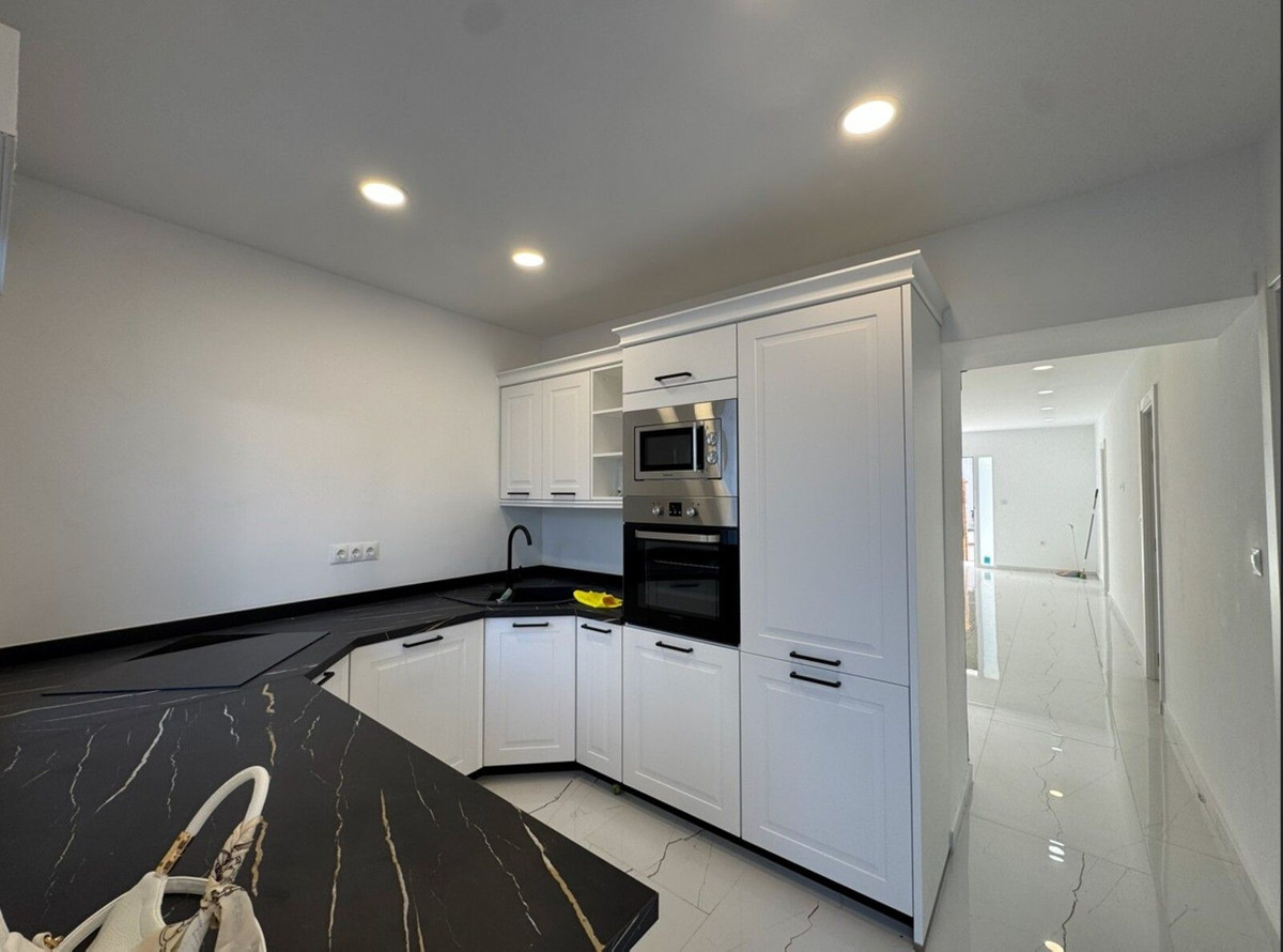 4 Bed Apartment for sale in Alhaurín El Grande Costa Del Sol, Málaga, Spain
