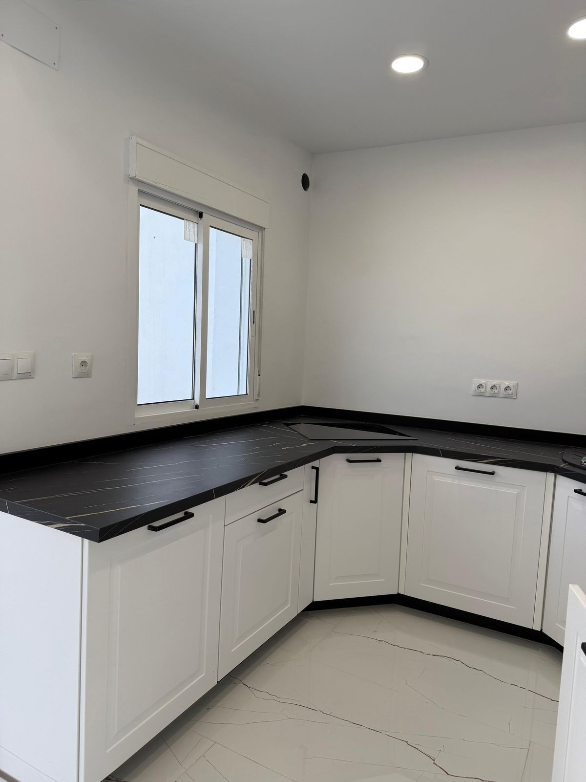 4 Bed Apartment for sale in Alhaurín El Grande Costa Del Sol, Málaga, Spain