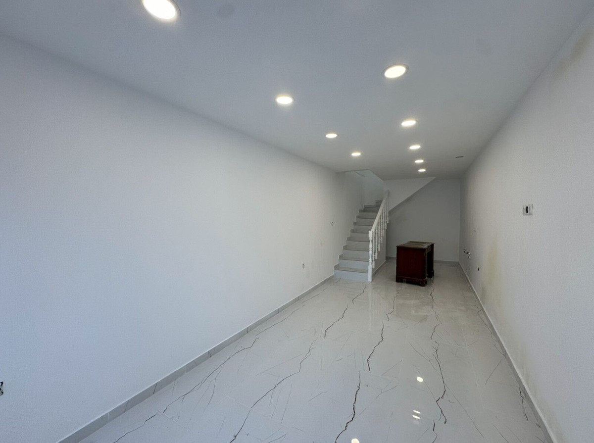 4 Bed Apartment for sale in Alhaurín El Grande Costa Del Sol, Málaga, Spain