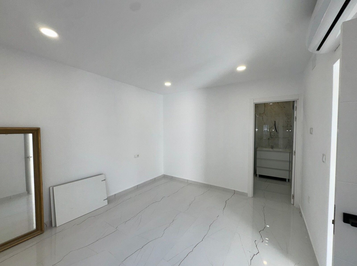4 Bed Apartment for sale in Alhaurín El Grande Costa Del Sol, Málaga, Spain