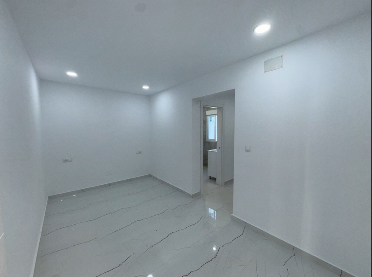 4 Bed Apartment for sale in Alhaurín El Grande Costa Del Sol, Málaga, Spain