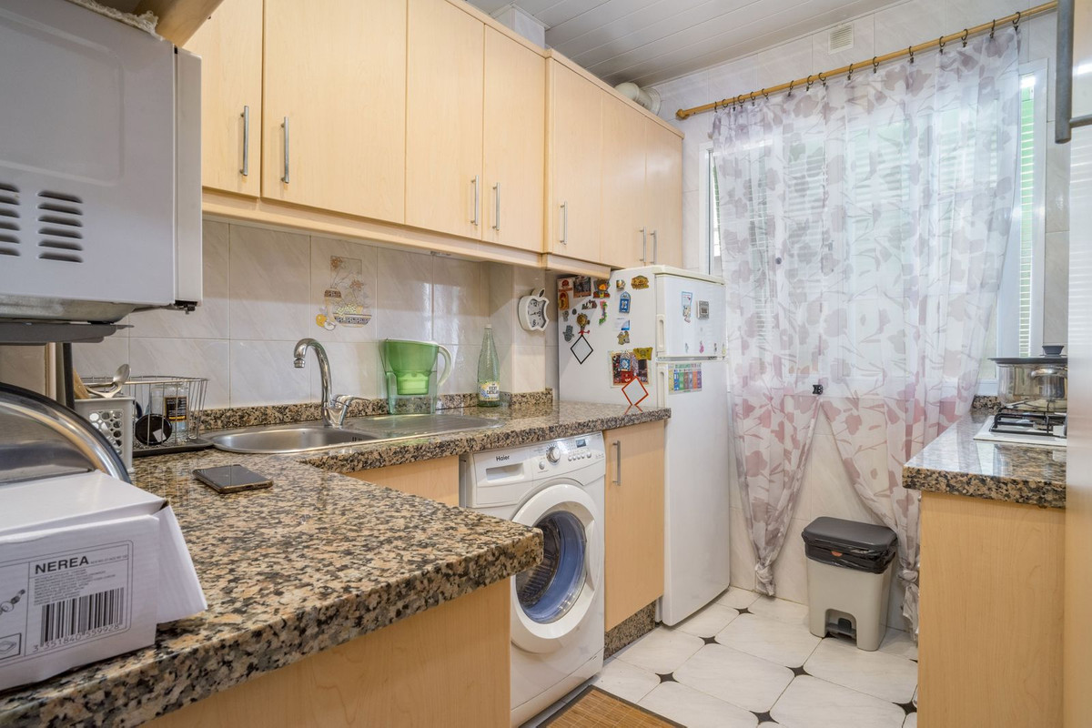 Se vende Apartamento Planta Media de 2 dormitorios en Costa Del Sol, Málaga, España