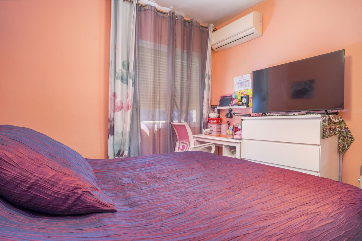 Se vende Apartamento Planta Media de 2 dormitorios en Costa Del Sol, Málaga, España