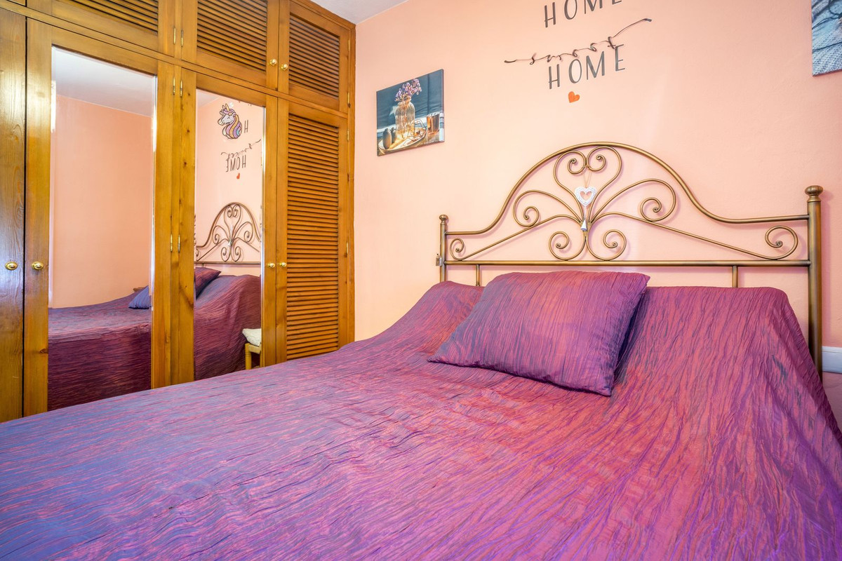Se vende Apartamento Planta Media de 2 dormitorios en Costa Del Sol, Málaga, España