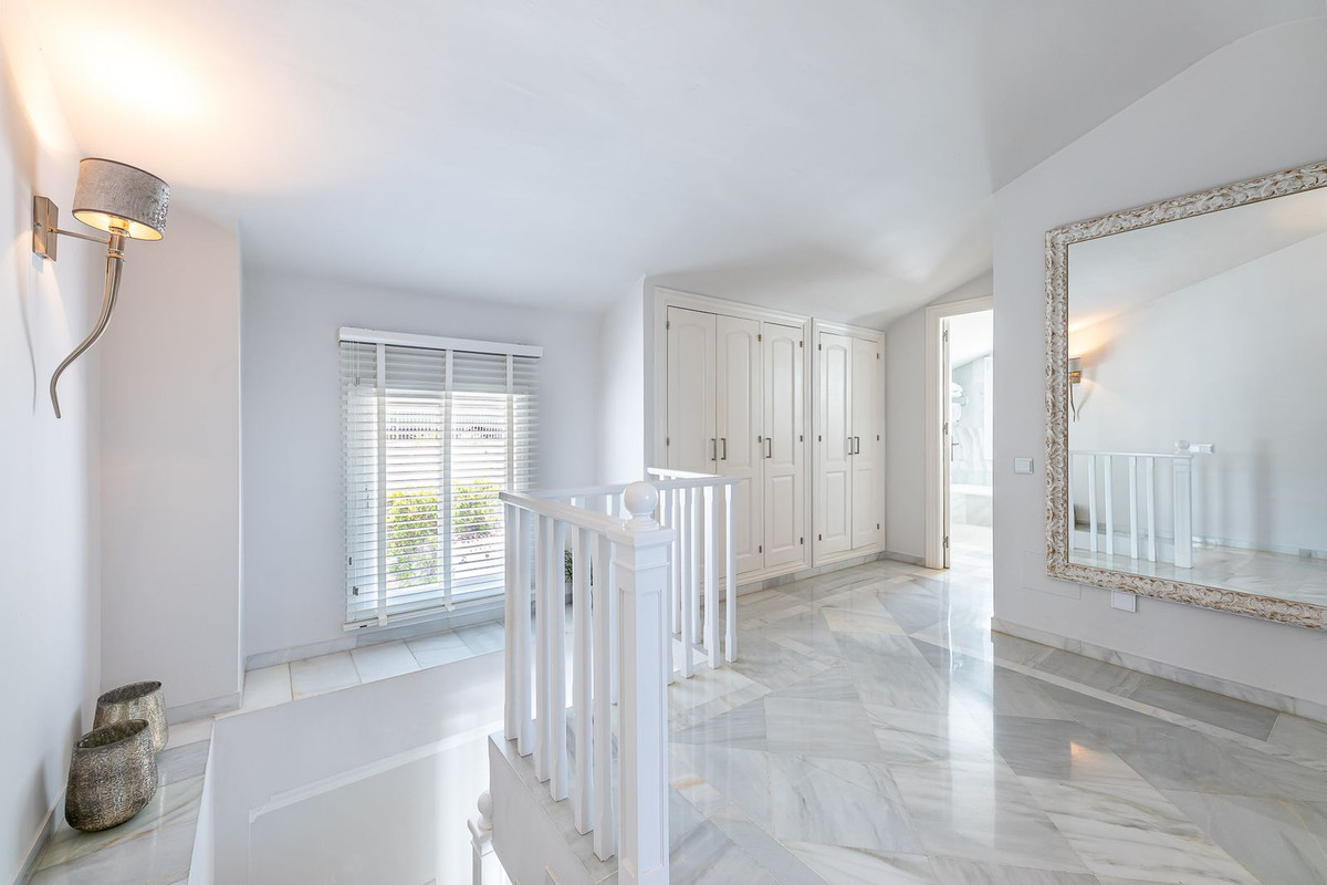 3 Bed Townhouse for sale in Nueva Andalucía Costa Del Sol, Málaga, Spain