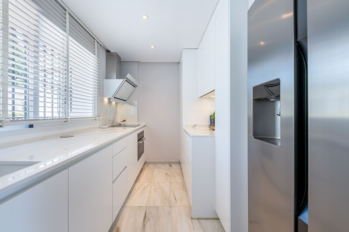 3 Bed Townhouse for sale in Nueva Andalucía Costa Del Sol, Málaga, Spain