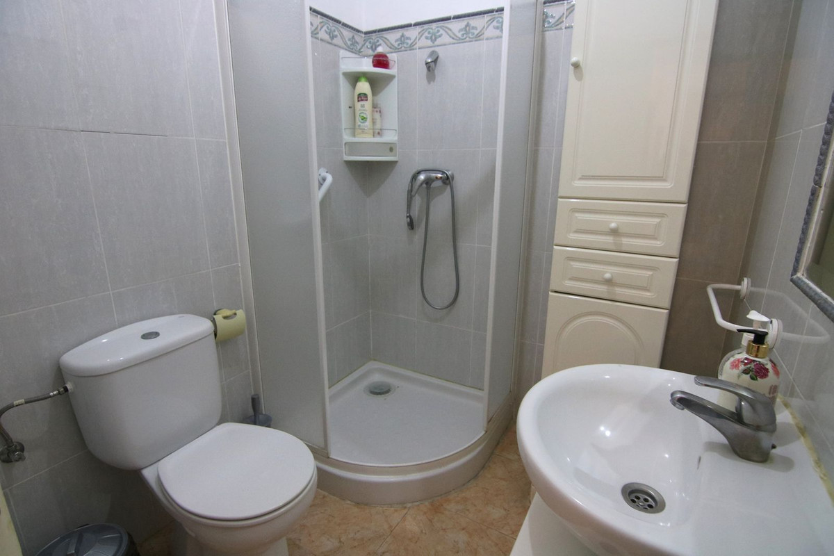 Se vende Apartamento Planta Media de 3 dormitorios en Costa Del Sol, Málaga, España