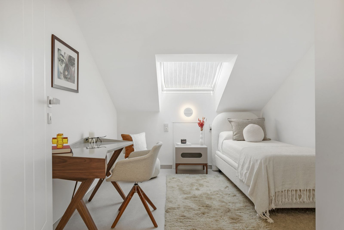 5 Bed Apartment for sale in Nueva Andalucía Costa Del Sol, Málaga, Spain