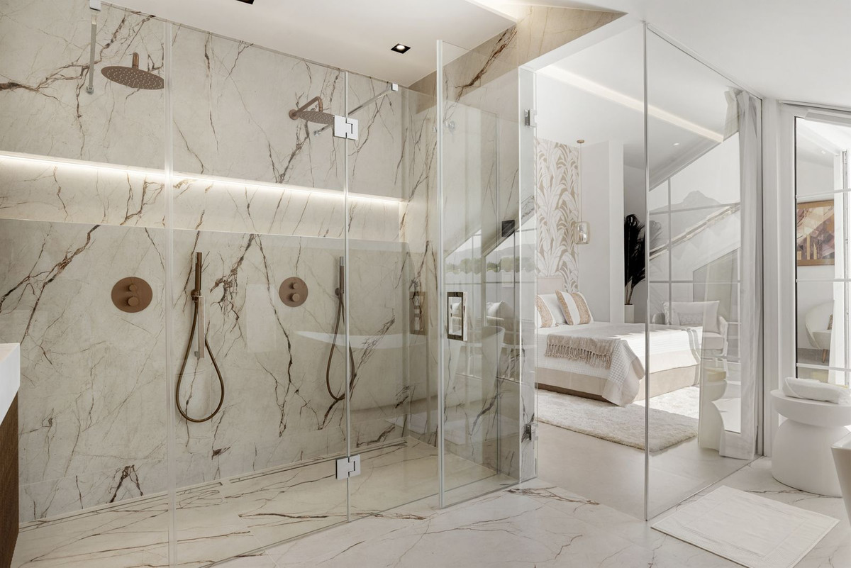 5 Bed Apartment for sale in Nueva Andalucía Costa Del Sol, Málaga, Spain