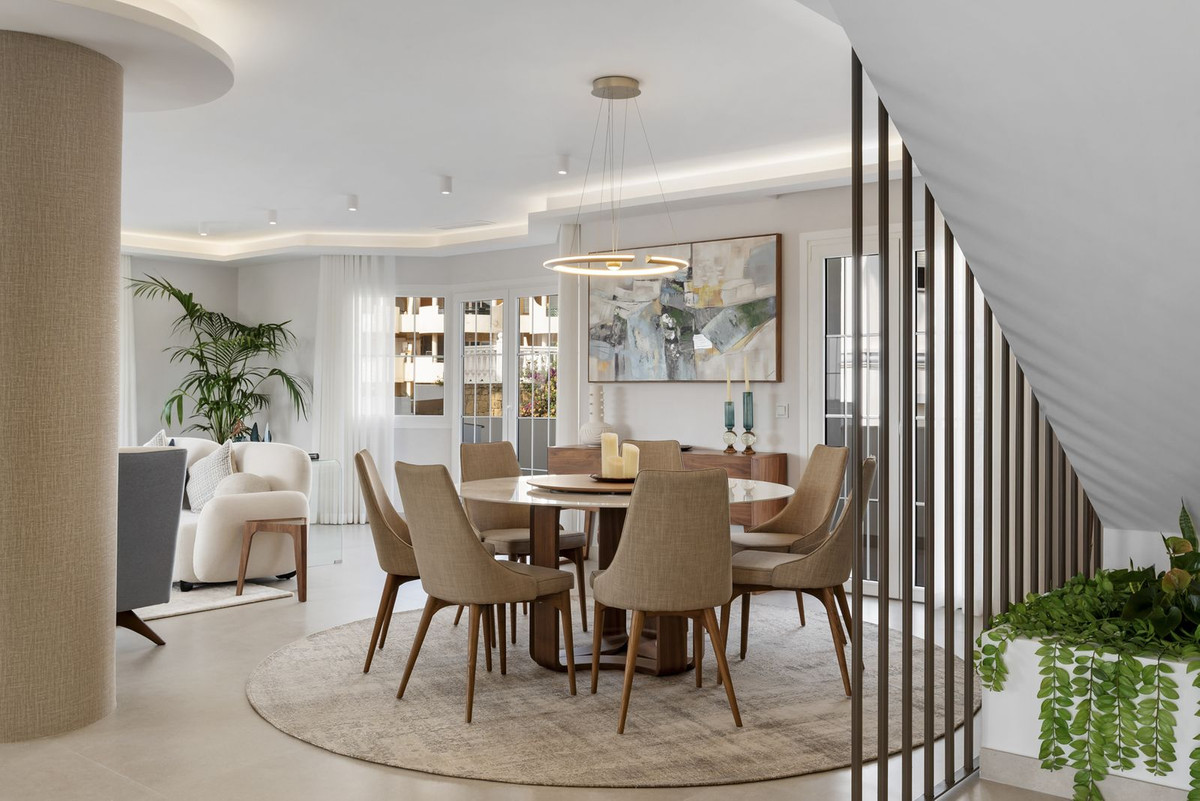 5 Bed Apartment for sale in Nueva Andalucía Costa Del Sol, Málaga, Spain