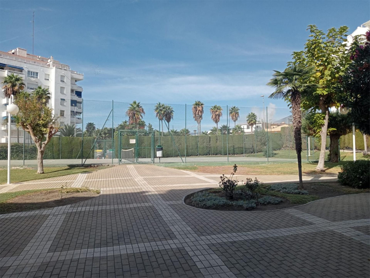 Se vende Apartamento Planta Baja de 3 dormitorios en Costa Del Sol, Málaga, España
