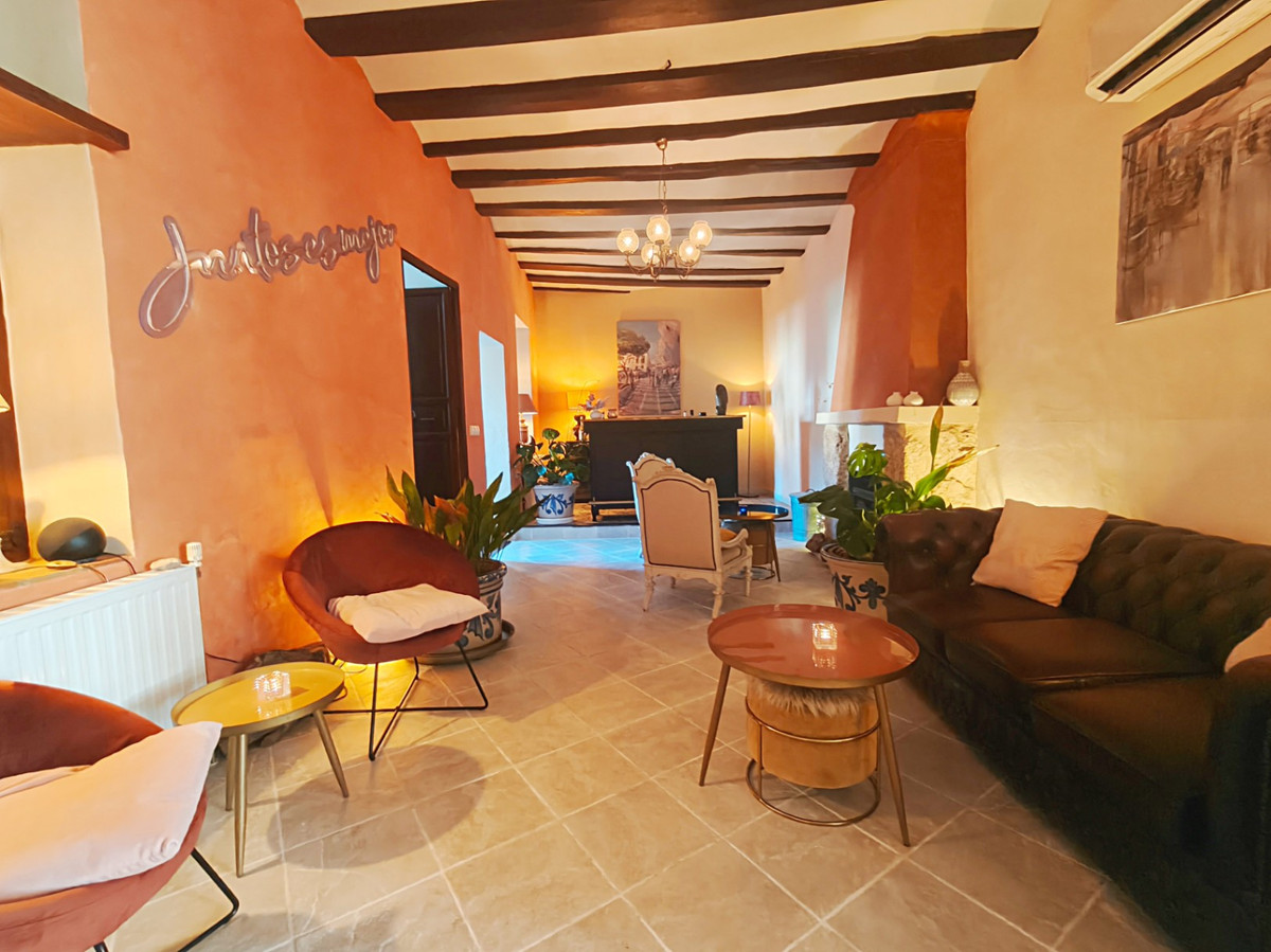 8 Bed Commercial unit for sale in Vall De Gallinera Costa Blanca, Alicante, Spain