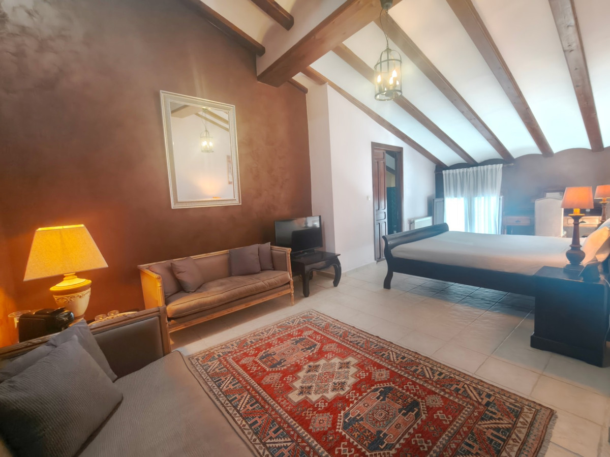 8 Bed Commercial unit for sale in Vall De Gallinera Costa Blanca, Alicante, Spain