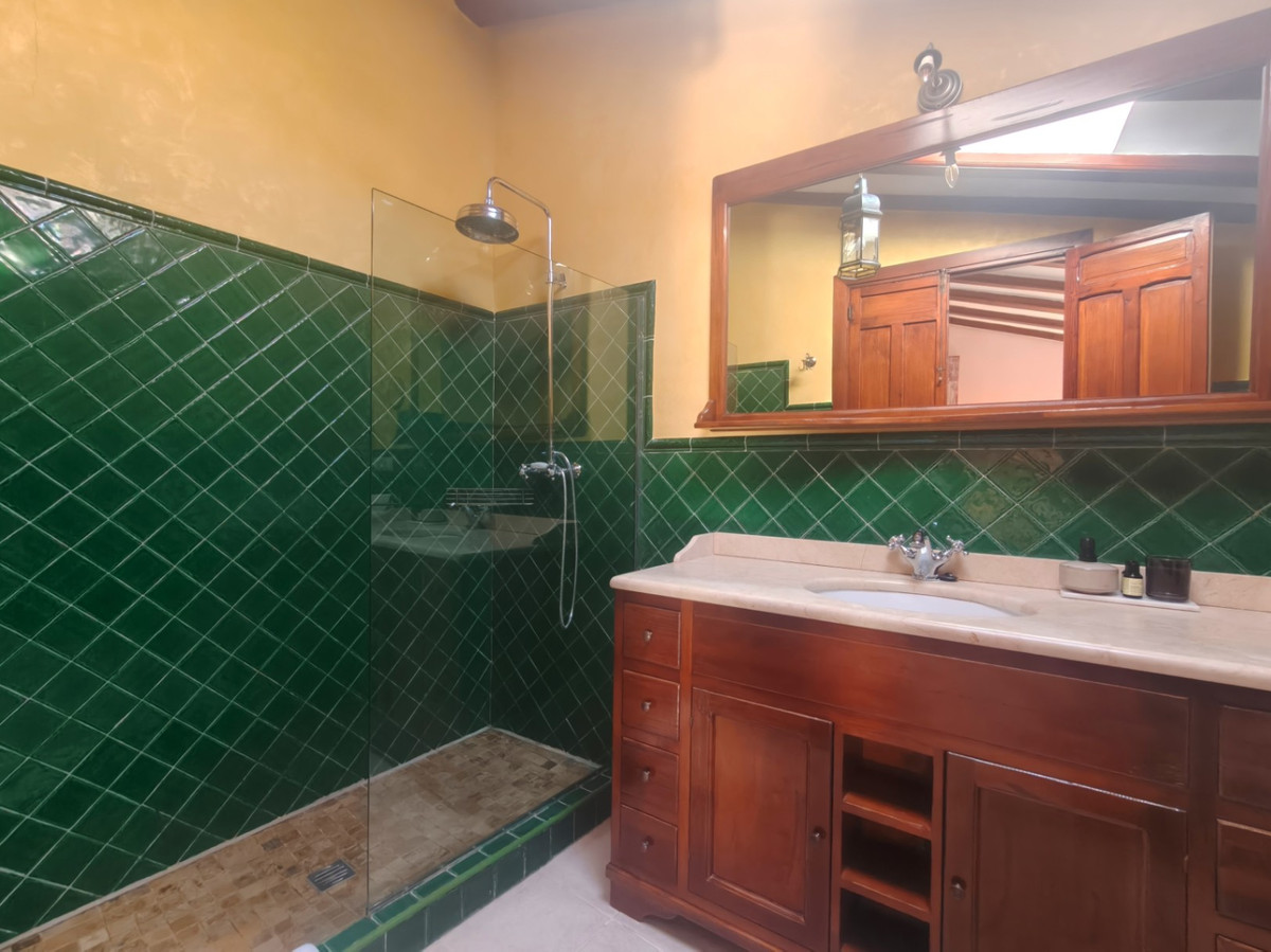 8 Bed Commercial unit for sale in Vall De Gallinera Costa Blanca, Alicante, Spain