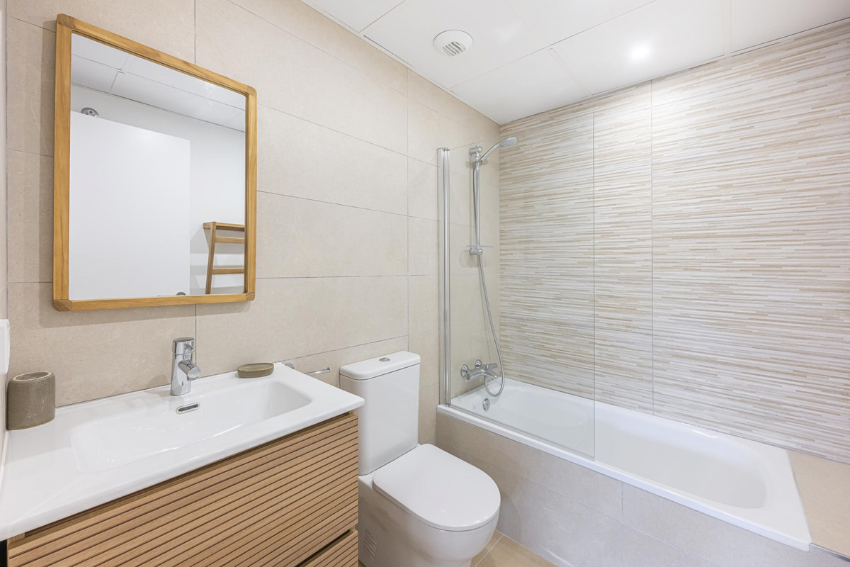 2 Bed Apartment for sale in Benahavís Costa Del Sol, Málaga, Spain