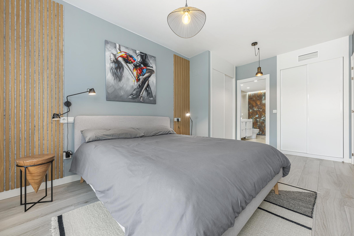 2 Bed Apartment for sale in Benahavís Costa Del Sol, Málaga, Spain