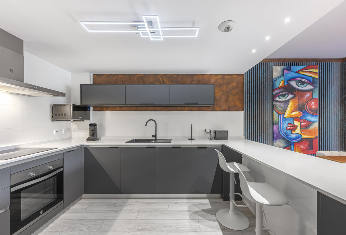 2 Bed Apartment for sale in Benahavís Costa Del Sol, Málaga, Spain