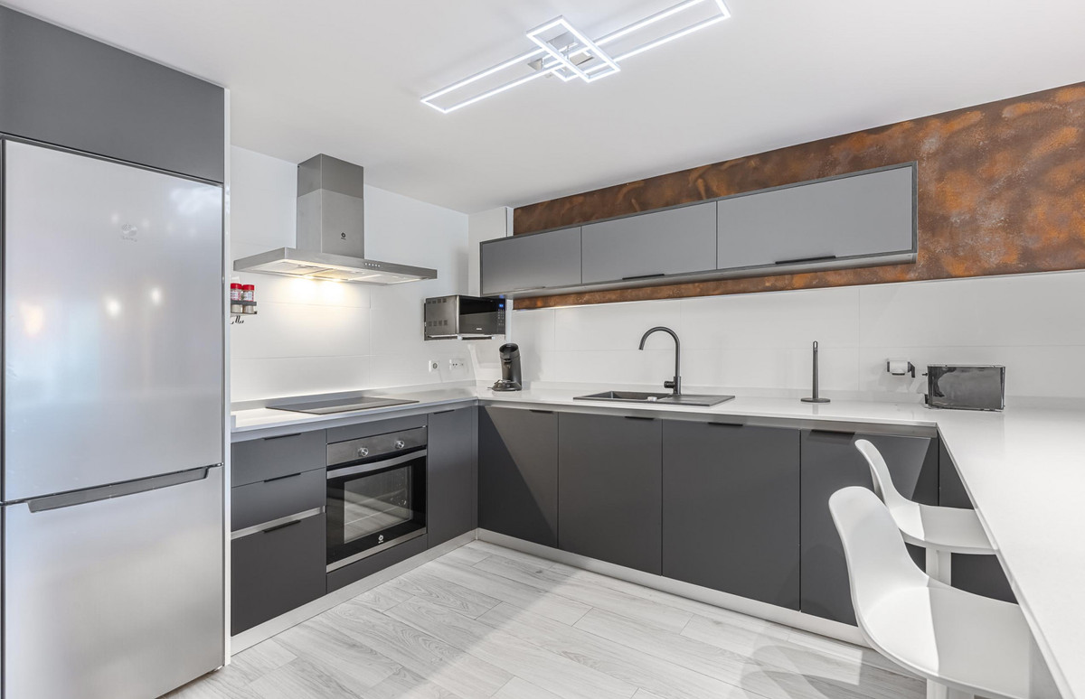 2 Bed Apartment for sale in Benahavís Costa Del Sol, Málaga, Spain