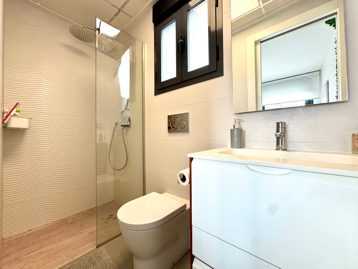 4 Bed Townhouse for sale in Guardamar Del Segura Costa Blanca, Alicante, Spain