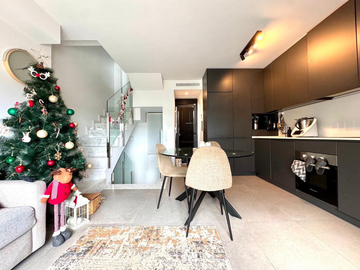 4 Bed Townhouse for sale in Guardamar Del Segura Costa Blanca, Alicante, Spain