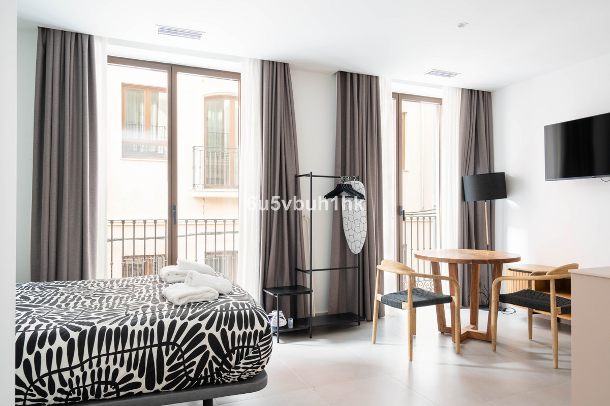 Se vende Adosada de 15 dormitorios en Costa Del Sol, Málaga, España