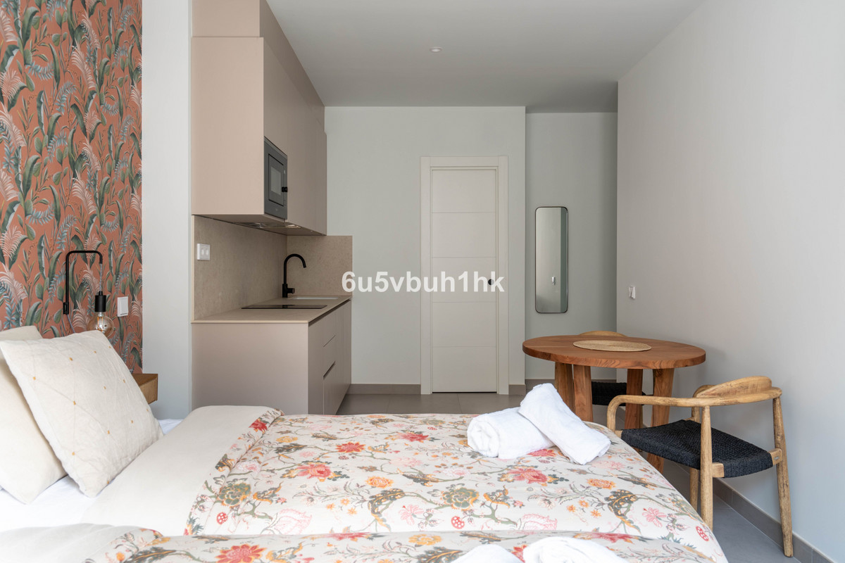 Se vende Adosada de 15 dormitorios en Costa Del Sol, Málaga, España
