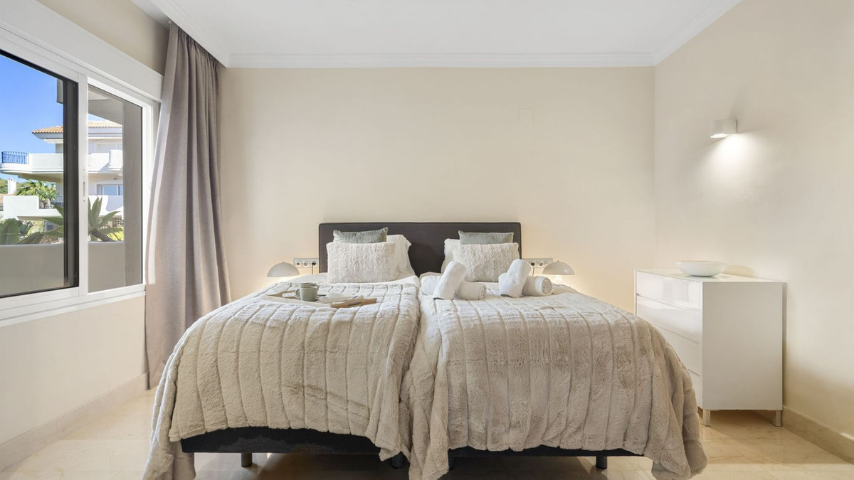 2 Bed Apartment for sale in Nueva Andalucía Costa Del Sol, Málaga, Spain