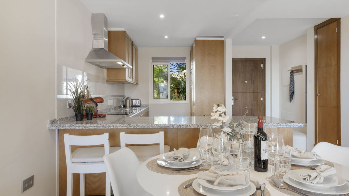 2 Bed Apartment for sale in Nueva Andalucía Costa Del Sol, Málaga, Spain