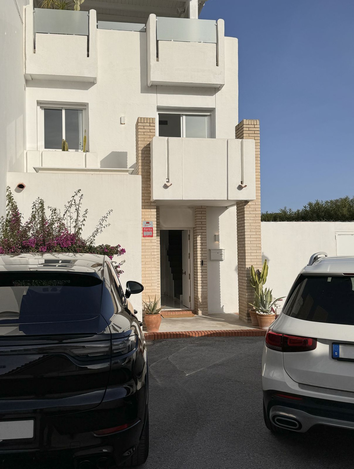 3 Bed Townhouse for sale in Nueva Andalucía Costa Del Sol, Málaga, Spain
