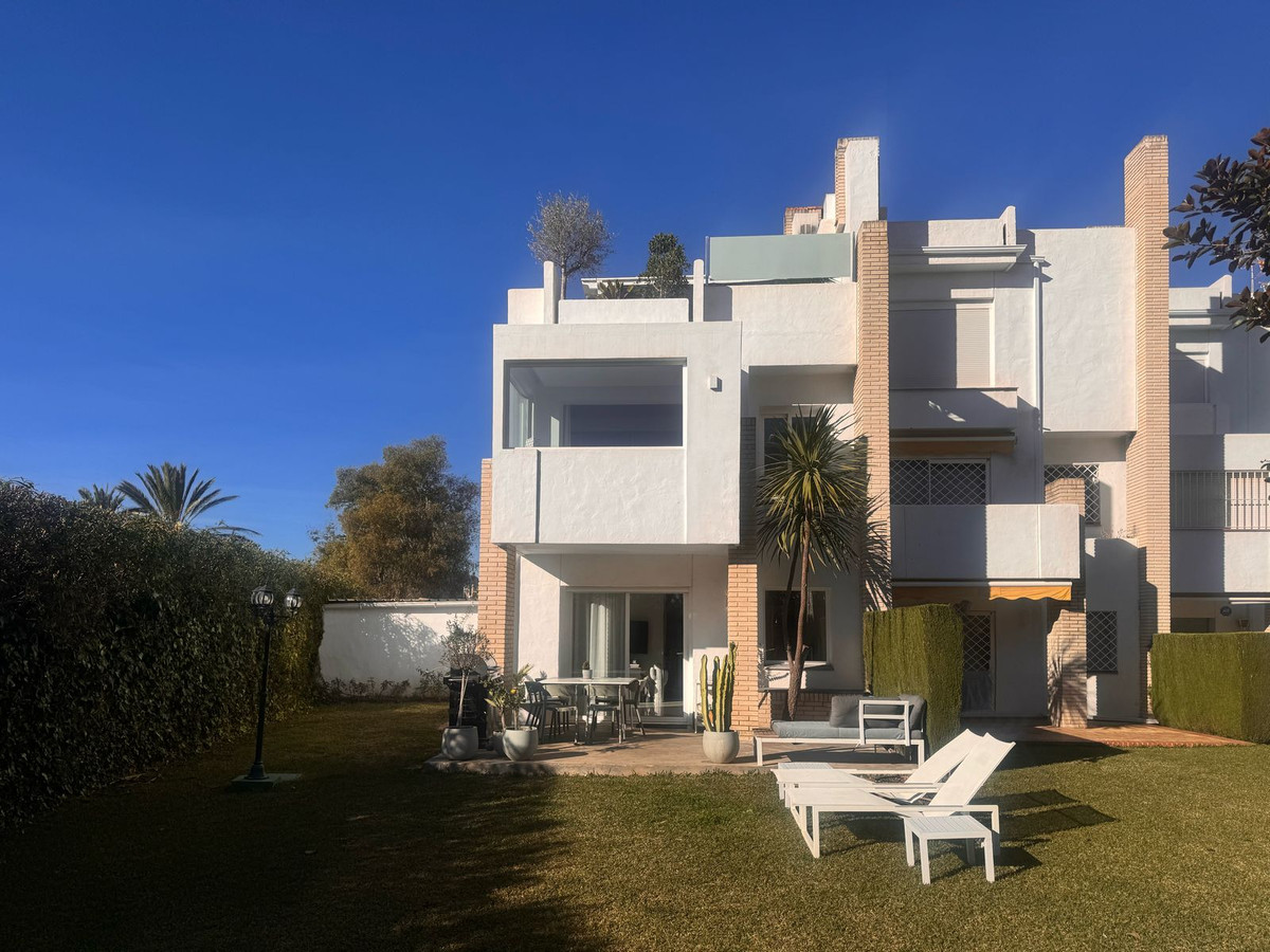 3 Bed Townhouse for sale in Nueva Andalucía Costa Del Sol, Málaga, Spain