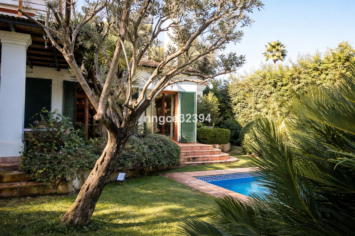 Se vende Villa - Chalet de 5 dormitorios en Costa Del Sol, Cadiz, España