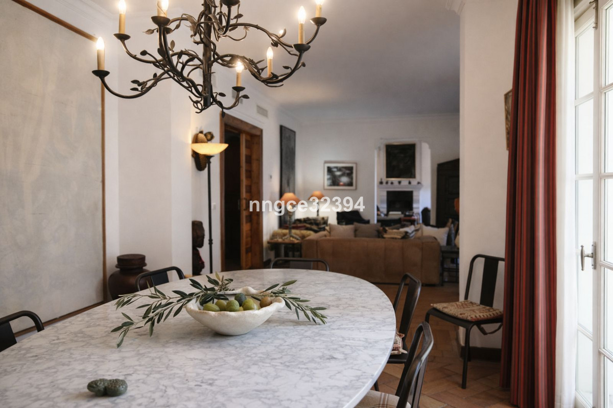 Se vende Villa - Chalet de 5 dormitorios en Costa Del Sol, Cadiz, España