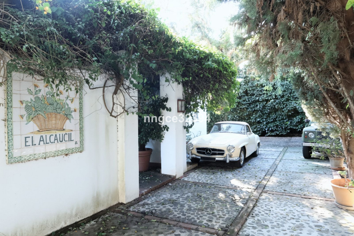 Se vende Villa - Chalet de 5 dormitorios en Costa Del Sol, Cadiz, España